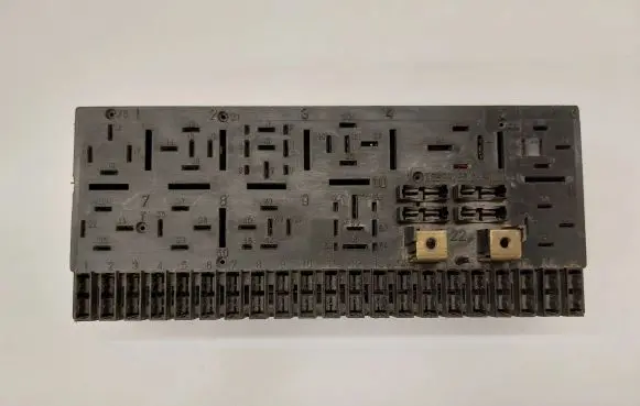 Volkswagen Golf I Fuse box set 443941822A