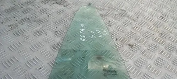 Rear vent window glass