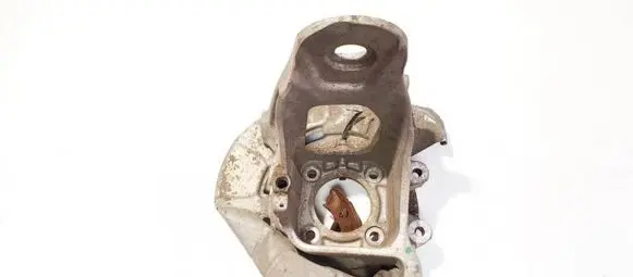 Rear wheel hub