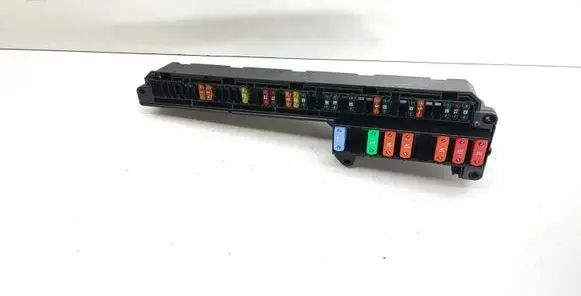 BMW 5 E60 E61 Fuse module 6957330 61146957330