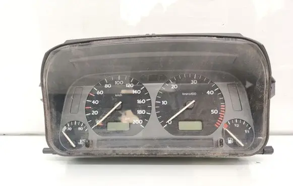 Volkswagen Golf III Speedometer (instrument cluster) 1H0919860H 354001002 351017000
