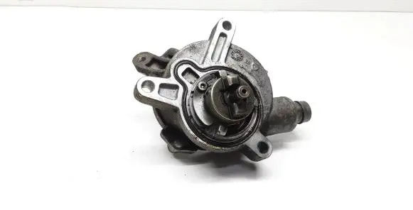 Volvo V70 Vacuum pump 30731825