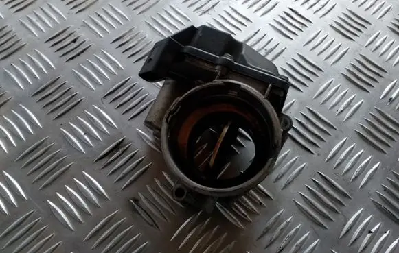 Volkswagen Touran I Throttle valve 03G128063G 010807