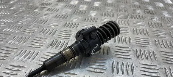 Audi A6 S6 C6 4F Fuel injector