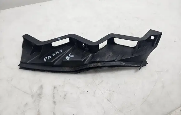 Volkswagen PASSAT B6 Front bumper mounting bracket 3C0807890