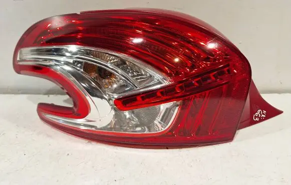 Peugeot 208 Rear/tail lights 9672628280
