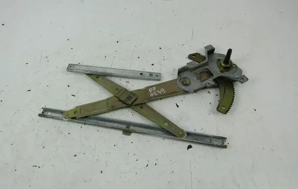 Chevrolet Matiz Front door manual window regulator 