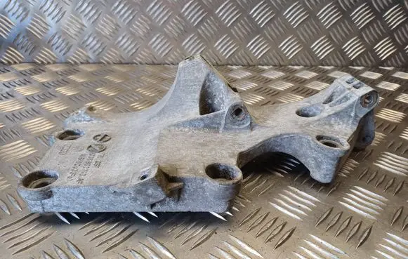 Volkswagen Golf V Generator/alternator bracket 038903143AF