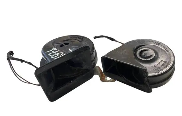 BMW 3 E90 E91 Horn signal 6935987 6907043 E30055306