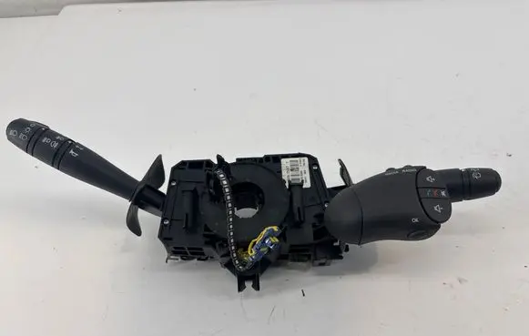 Dacia Duster Wiper turn signal indicator stalk/switch 901057668 8200792587 21092