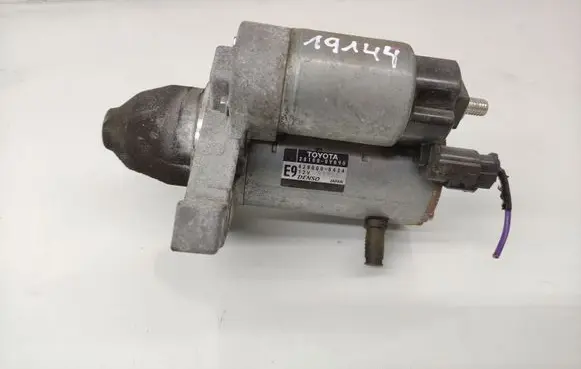 Toyota Yaris Starter motor 281000Y090