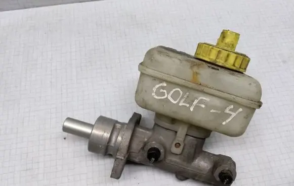 Volkswagen Golf IV Master brake cylinder 66044014 L481402 1J1611349