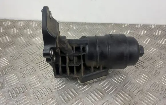 Hyundai Grand Santa Fe NC Oil filter mounting bracket