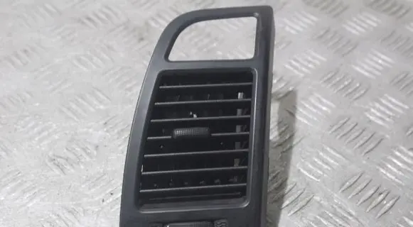 Hyundai i20 (PB PBT) Dashboard side air vent grill/cover trim