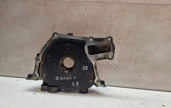 Opel Zafira B Oil pump 37018201