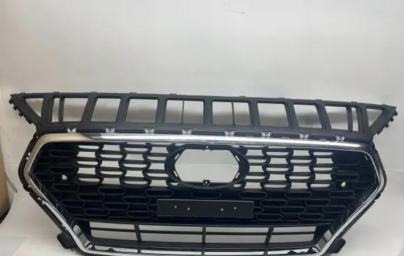 Hyundai i30 Front bumper upper radiator grill G4AE0