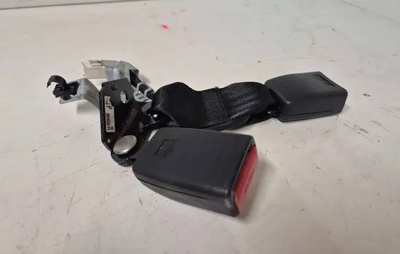 Mazda 3 II Rear seatbelt buckle BAF150147K