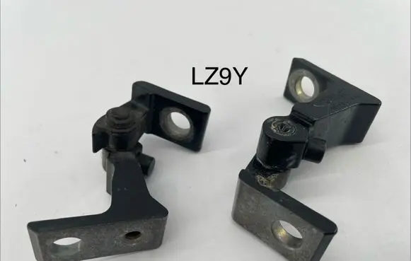 Audi A7 S7 4G Rear door lower hinge 4H0831402