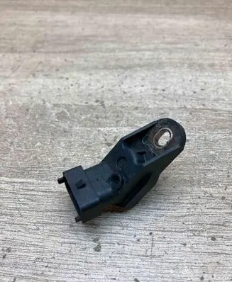 BMW 5 E39 Fuel pressure sensor 0261230046