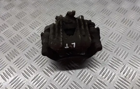 Opel Zafira A Rear brake caliper