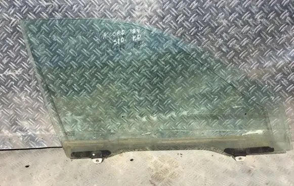Honda Accord Front door window glass four-door