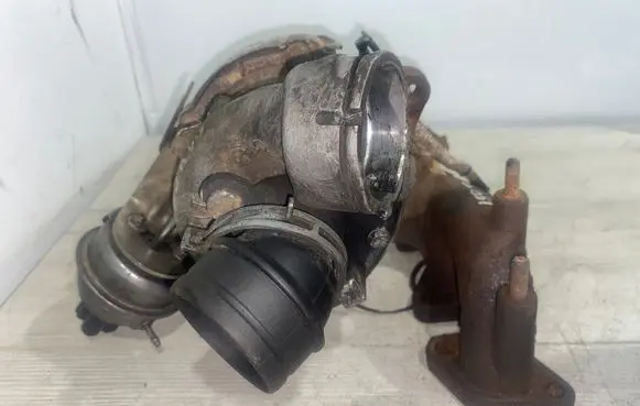 Volkswagen PASSAT B6 Turbo HGR03G253014K