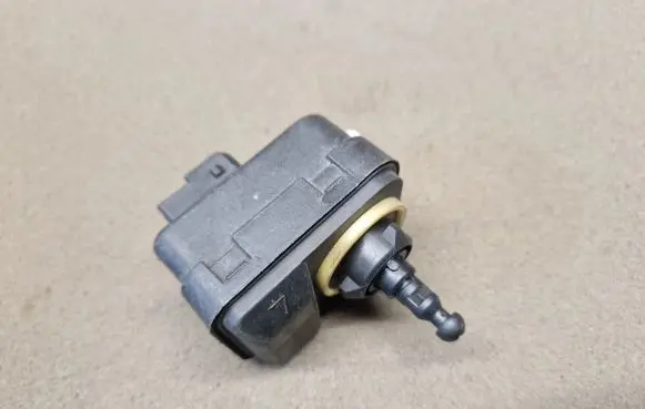 Toyota RAV 4 (XA30) Headlight level adjustment motor 