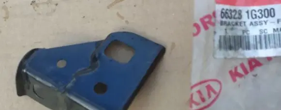 KIA Rio Fender mounting bracket 663281g300