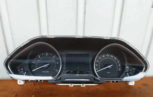 Peugeot 208 Speedometer (instrument cluster) 9800654580