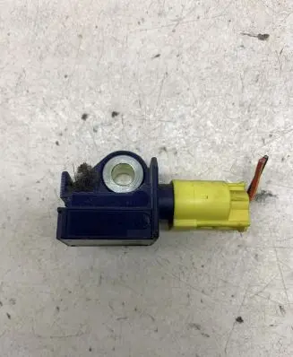 Mercedes-Benz E W212 Airbag deployment crash/impact sensor A2128204926 5WK43872