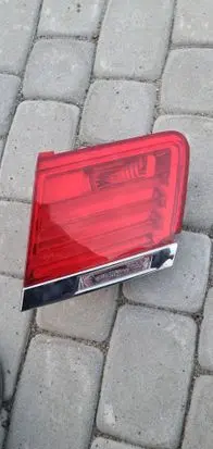 Tailgate rear/tail lights