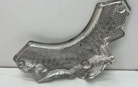 BMW 7 F01 F02 F03 F04 Heat shield in engine bay 7186860 W1050A
