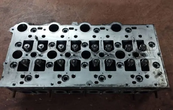 Chrysler Voyager Engine head 30352046F