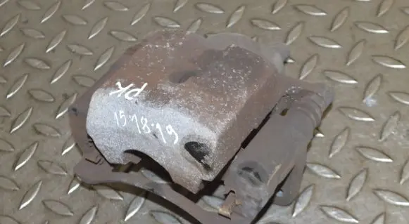 Toyota Prius (XW30) Front brake caliper