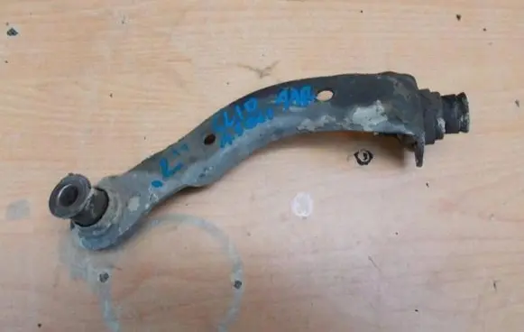 Renault Clio III Radiator mount bracket