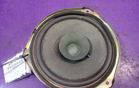 Mazda 323 F Front door speaker