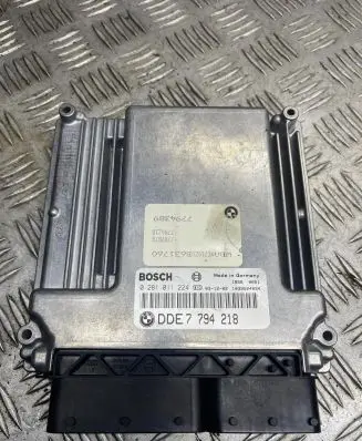 BMW 5 E60 E61 Engine control unit/module 0281011224 7794218