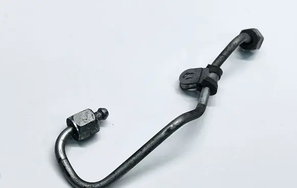 Fuel injector supply line/pipe