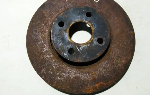 Toyota Yaris Front brake disc ventilated
