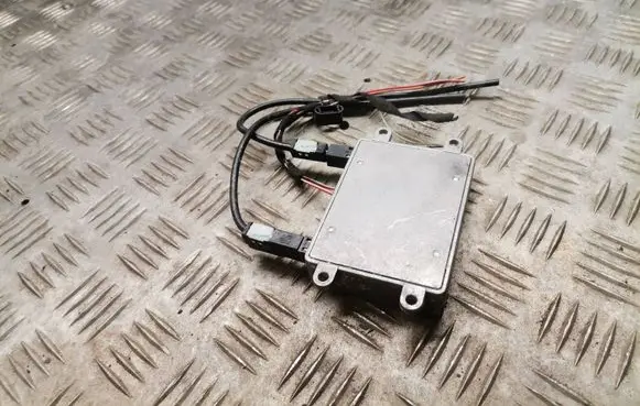 Mercedes-Benz E W211 Bluetooth antenna 2118200885