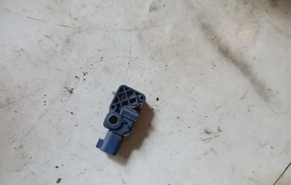 Volvo V50 Airbag deployment crash/impact sensor 30775522