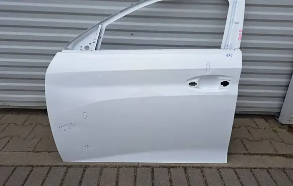 Peugeot 208 II Front door 