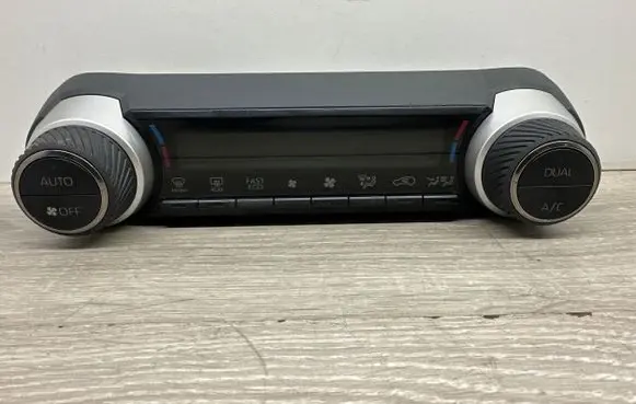 Toyota RAV 4 (XA50) Climate control unit 75K607