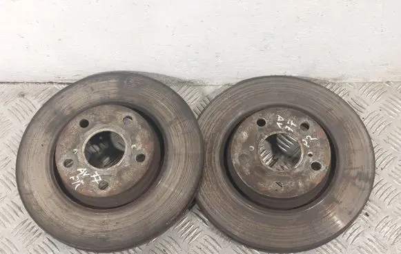Toyota Avensis T270 Front brake disc 435120F030