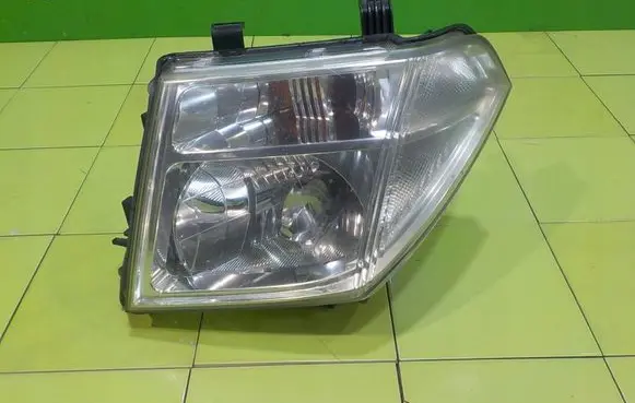 Nissan Pathfinder R51 Headlight/headlamp PRZOD