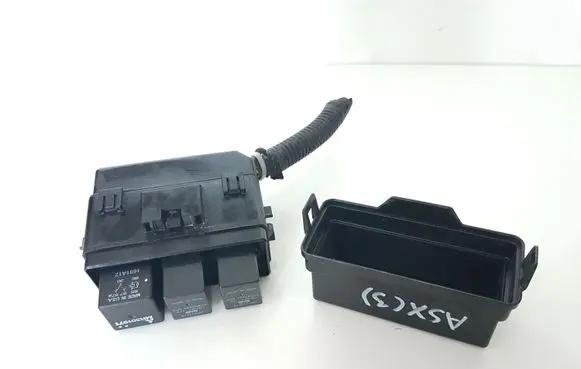 Mitsubishi ASX Relay mounting block 8565A089 MR301971
