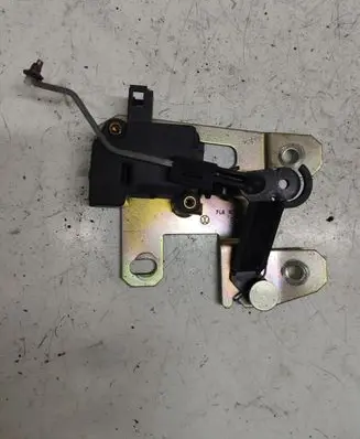 Volkswagen Touareg I Rear lock motor 
