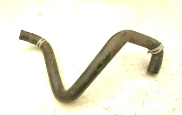 Mercedes-Benz Vito Viano W639 Engine coolant pipe/hose A6398322393
