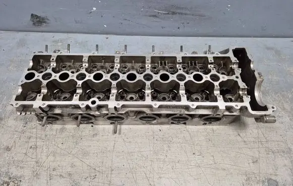 BMW 5 E60 E61 Engine head 77927539