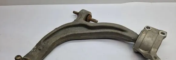 Chrysler Pacifica Front lower control arm/wishbone 68229021AG 6823193AD